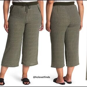 Max Studio Cropped Printed Pants